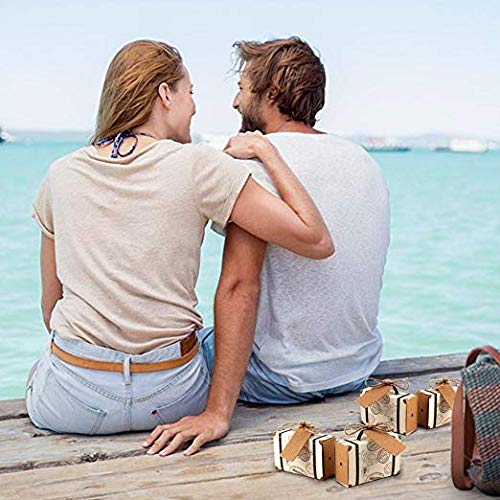Lote de 50 Cajas para Detalles de Boda Maleta + 50 Pcs Etiquetas Kraft Vintage - Cajitas Originales Travel Viaje para Regalos y Detalles de Bodas, Caramelos, Bombones