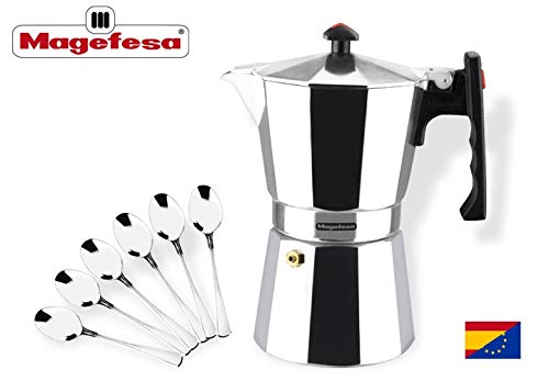 MAGEFESA Colombia – La cafetera MAGEFESA Colombia está Fabricada en Aluminio Extra Grueso. Pomo y Mangos ergonómicos de bakelita Toque Frio. (Aluminio, 6 Tazas + 6 CUCHARILLAS)