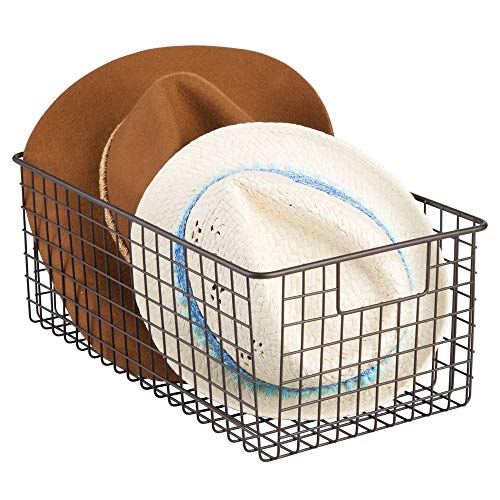 mDesign cesta metalica para los productos de limpieza de sus zapatos - Cesta organizadora provista de asas para un cómodo transporte - Color bronce