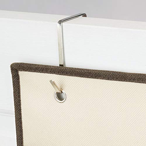 mDesign Colgador de ropa sin taladro – Organizadores de armarios con 3 bolsillos – Percheros para puerta multiusos para el cuarto de los niños o el dormitorio – beige y marrón oscuro
