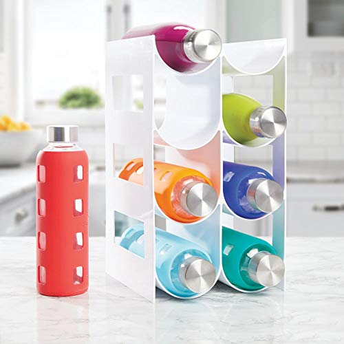 mDesign Práctico estante para botellas de vino – Botelleros para vino y otras bebidas para guardar hasta 8 unidades – Vinoteca de plástico de pie – blanco