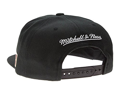 Mitchell & Ness Denver Nuggets – Gorra de baloncesto – Team Arch – Negro