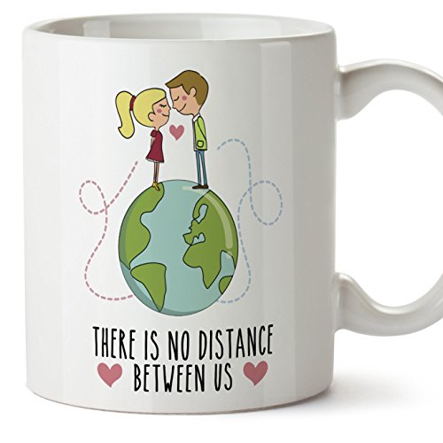 MUGFFINS Taza de café Regalo para la Pareja de Enamorados - Regalo Original de Novios y Novias San Valentín - There is no Distance Between us - 350