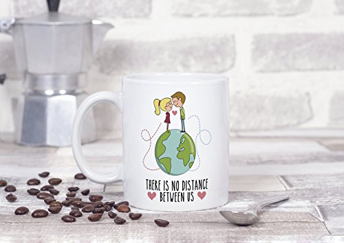 MUGFFINS Taza de café Regalo para la Pareja de Enamorados - Regalo Original de Novios y Novias San Valentín - There is no Distance Between us - 350