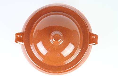 OLLA DE BARRO CON TAPA. MODELO MAQUINA (Nº2) 4 litros (Medidas exterior ancho asas 23cm, diámetro 17,7 cm x altura con tapa 26,4cm, sin tapa 19,4cm x diámetro base inferior 13,7cm)
