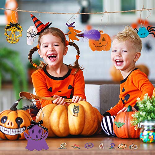 Pllieay - 170 piezas de 15 estilos de Halloween de madera sin terminar adornos de Halloween con cinta, lápices de colores, pegatinas de diamante y plumas para Halloween DIY decoración del hogar