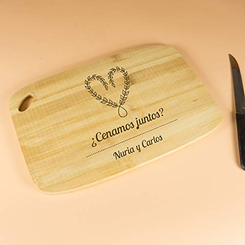 Regalo Personalizado para Parejas: Tabla de Corte de Madera de bambú grabada con un corazón y el Texto y Nombres Que tú Quieras
