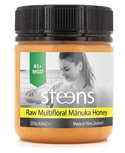 Té verde miel limón infusión con Steens MGO crudo sin pasteurizar Nueva Zelanda Manuka Miel, taza y cuchara.