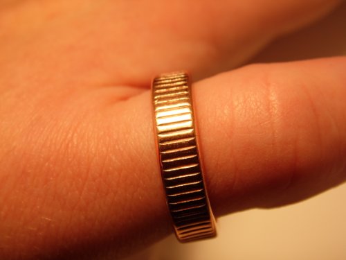 The Online Bazaar Magnético Pulsera De Cobre y Cubiertos efecto Anillo Magnético con caja de presentación para hombre o de mujer - Grande Talla de anillo: 22-25mm
