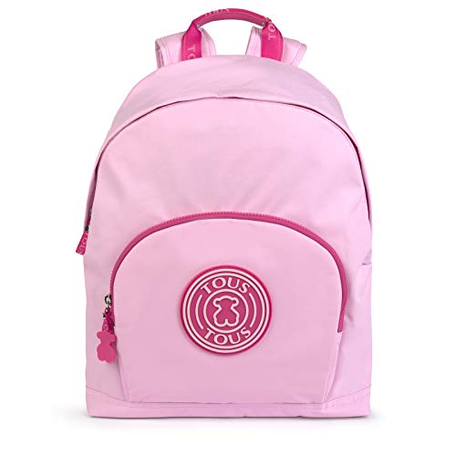 TOUS Mochila mediana en nylon de color rosa combinado con parche de goma. Cierre con cremallera. Apliques personalizados a tono. Correas ajustables y asa superior. Bolsillo interio