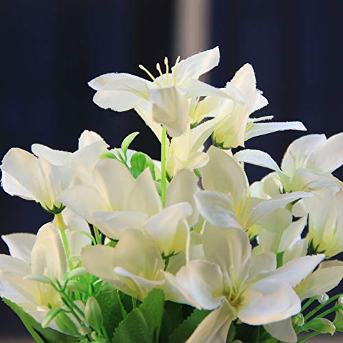 Flikool Flores Artificiales de Seda con Barril de Madera Falsas Narcisos con Jarrón Flor de Lirio Plantas Artificiales en Maceta Bonsai Verdes para Balcón Interior Hogar Oficina Decor - Blanco