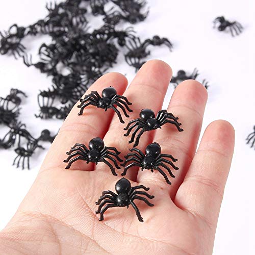 MAGT 50pcs pequeños Juguetes de araña Falsos de plástico Negro, Broma de Halloween Broma apoyos realistas, Accesorios de la decoración del Favor de Partido (2cm)