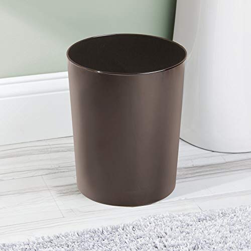 mDesign Papelera metálica – Atractivo cubo de basura para la cocina, el baño o la oficina – Preciosa papelera de diseño en metal – Accesorios de cocina y baño - Color bronce