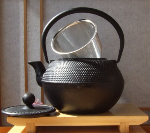 Gifts Of The Orient - Tetera japonesa tipo Tetsubin con tapa (hierro fundido, 1,2 L), color negro