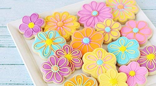 Lawei - Juego de cortadores de galletas, 37 piezas, cortador de sándwich y cortador de galletas, varios tamaños (corazón, redondo, cuadrado, flor, árbol, estrella y hombre)