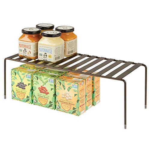 mDesign Juego de 2 estantes de cocina – Soportes para platos independientes de metal – Organizadores de armarios extragrandes para tazas, platos, alimentos, etc. – color bronce