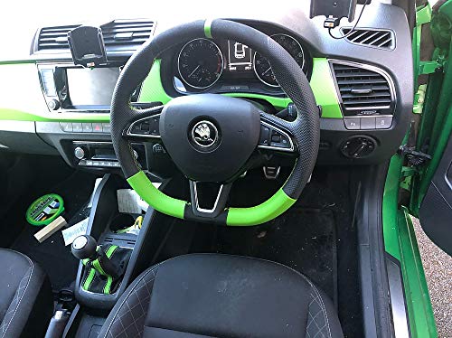 RedlineGoods Cubierta del Volante Compatible con Skoda Fabia 2014-20 Cuero Canela Costura Negra