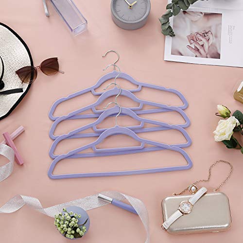 SONGMICS Perchas de Terciopelo, Paquete de 20, Antideslizantes, 0.6 cm Espesor, Espacio Mínimo, Ganchos Giratorios de 360°, 45 cm Ancho, para Abrigo, Chaqueta, Vestido, Pantalón, Púrpura Claro CRF20PL