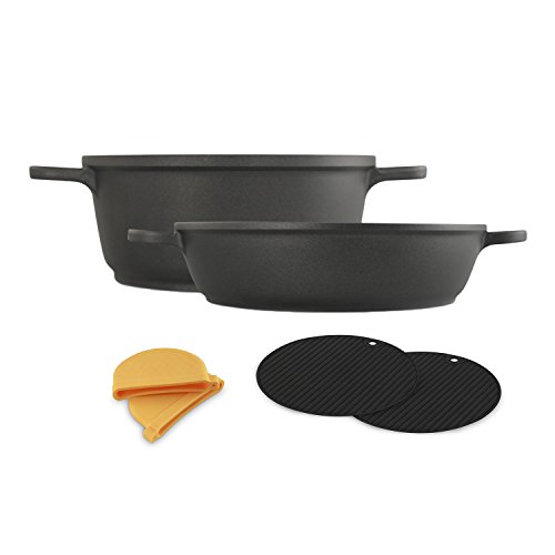 Batería de Cocina de 6 pzs Compuesto por 2 cazuelas de 24cm en Aluminio Fundido, Dos Asas Protectoras y Dos salvamanteles