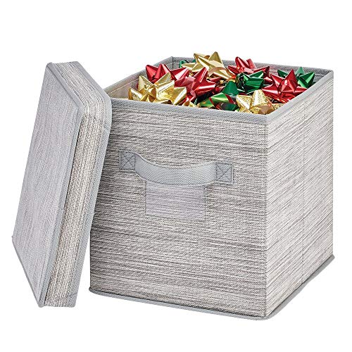 mDesign Caja organizadora con Tapa – Caja de Tela Cuadrada para Adornos navideños, Lazos, etc. – Organizador de Accesorios a Rayas para Dormitorio, sótano o trastero – Gris Claro/marrón Claro