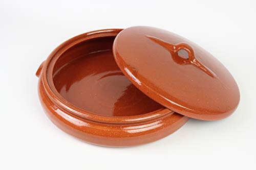 OLLA DE BARRO BAJA MODELO CAZUELA BAJA. (Medidas exterior ancho asas 30,2cm, diámetro interior 28,6cm x altura con tapa 11,6cm, sin tapa 7,3cm x diámetro base inferior 30,2cm) 2,5litros