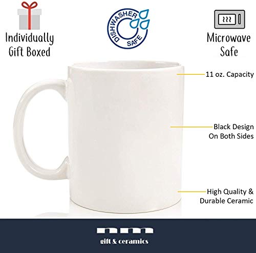 Taza blanca de la taza de café de cerámica de la marea a la playa